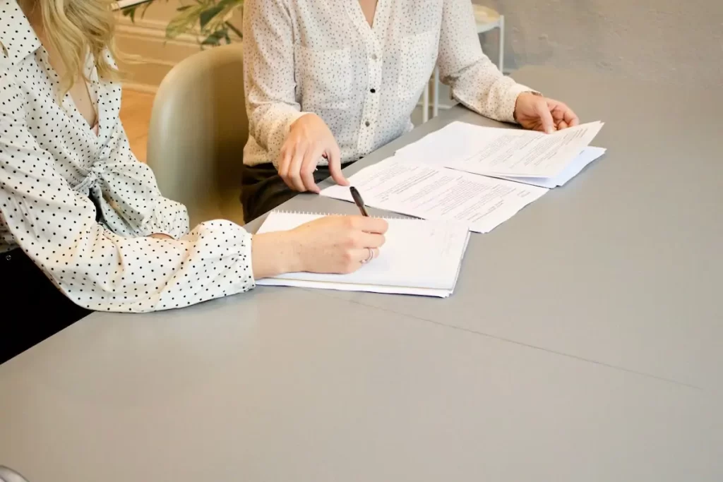 How to write an employment contract in the UK