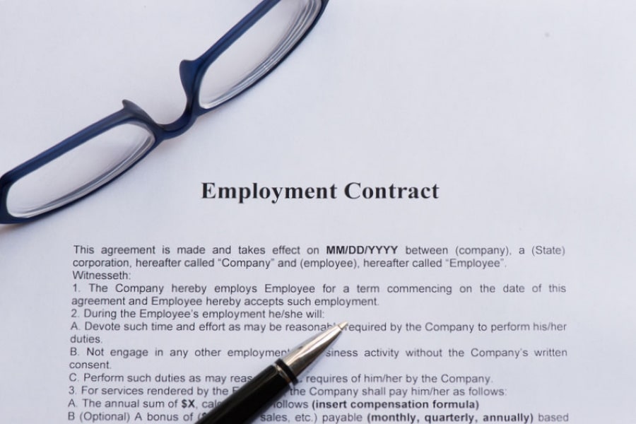 How to Write a Job Contract in the UK